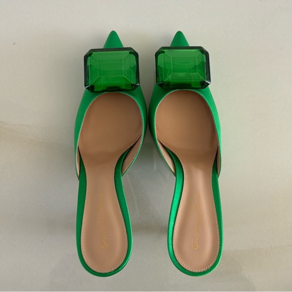 Gianvito Rossi  85 crystal-embellished satin mules